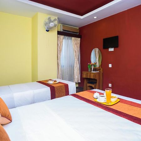 Oyo 105 Hotel Travel Inn Kathmandu Esterno foto