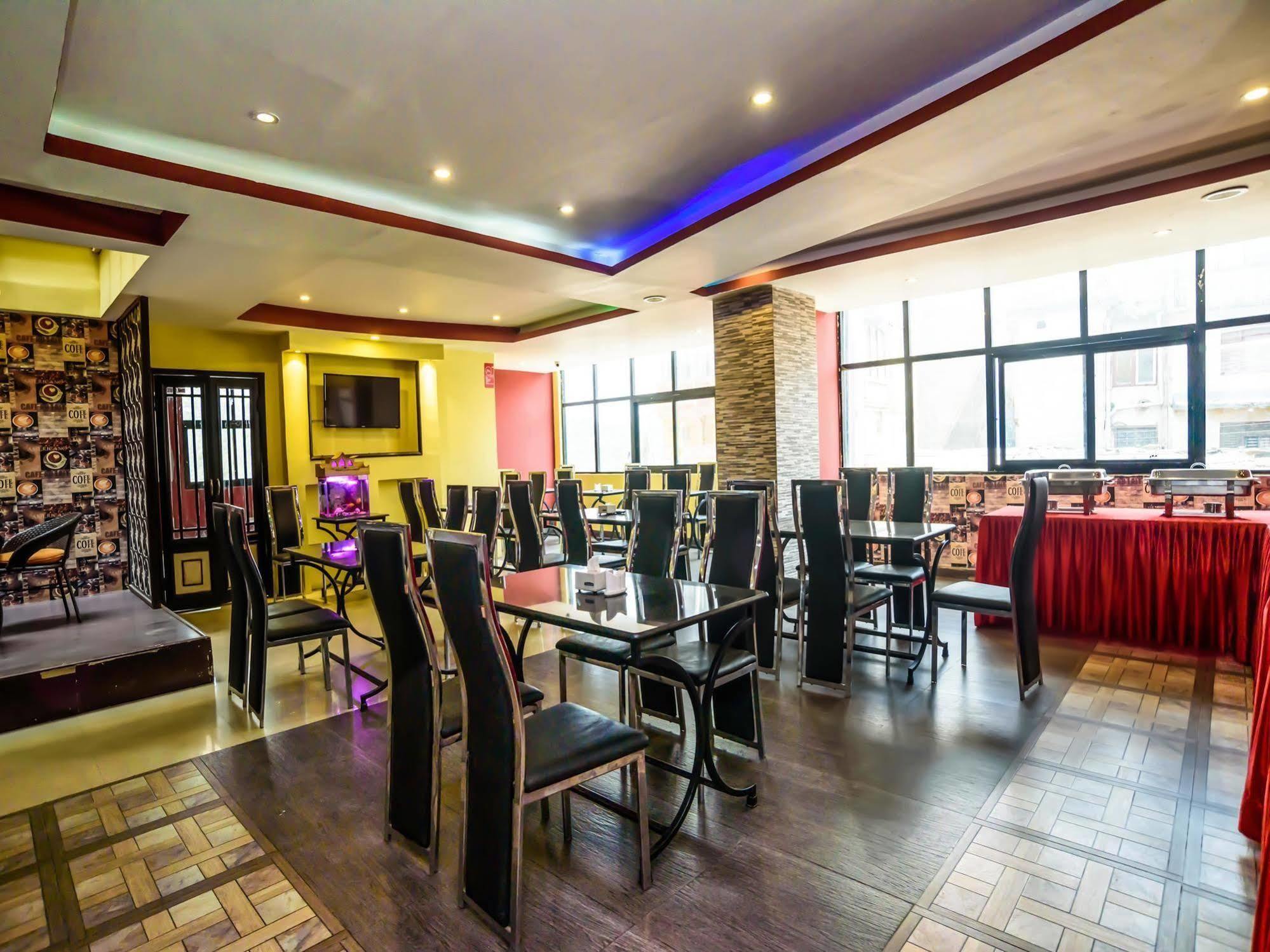 Oyo 105 Hotel Travel Inn Kathmandu Esterno foto
