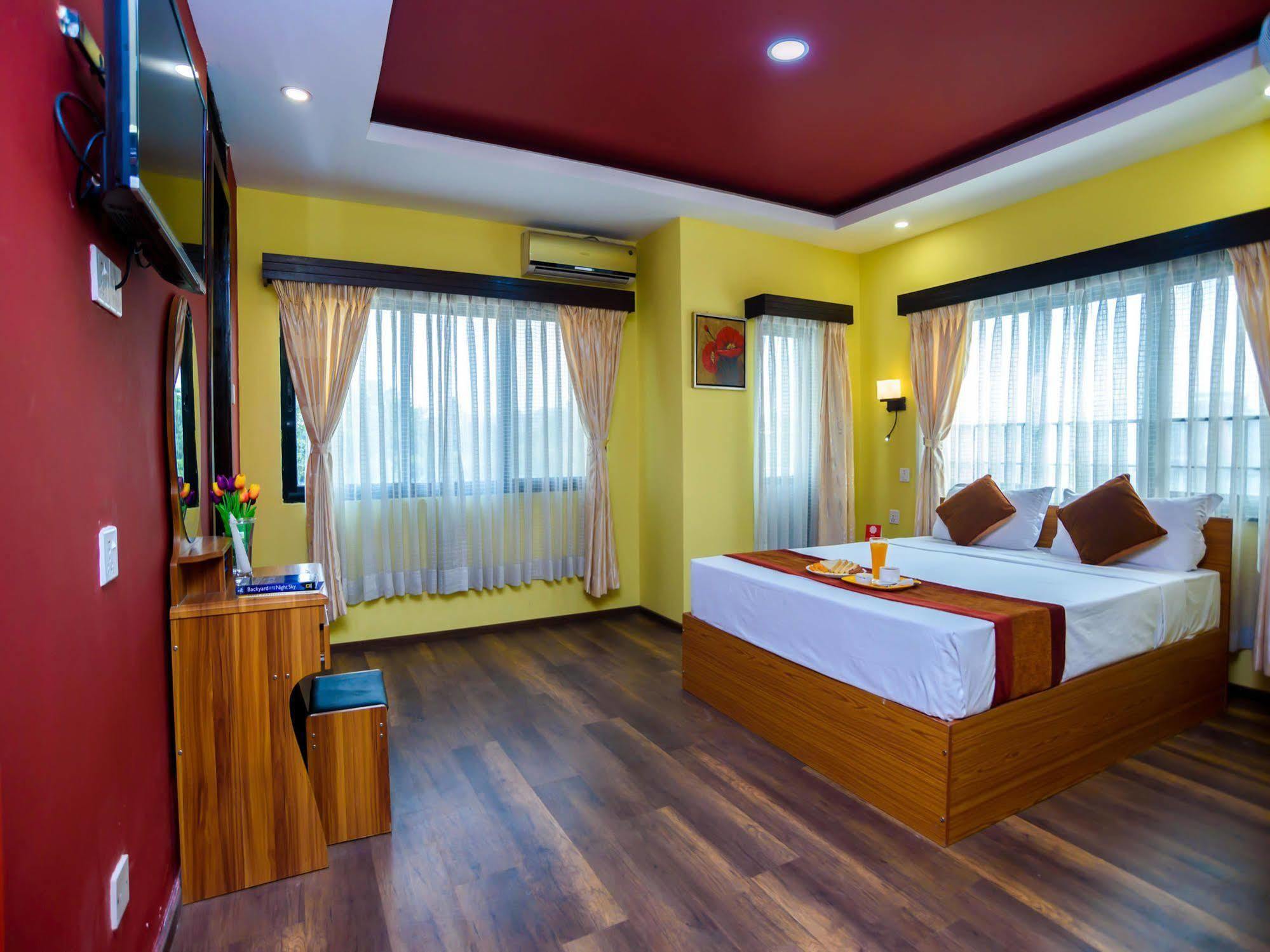 Oyo 105 Hotel Travel Inn Kathmandu Esterno foto