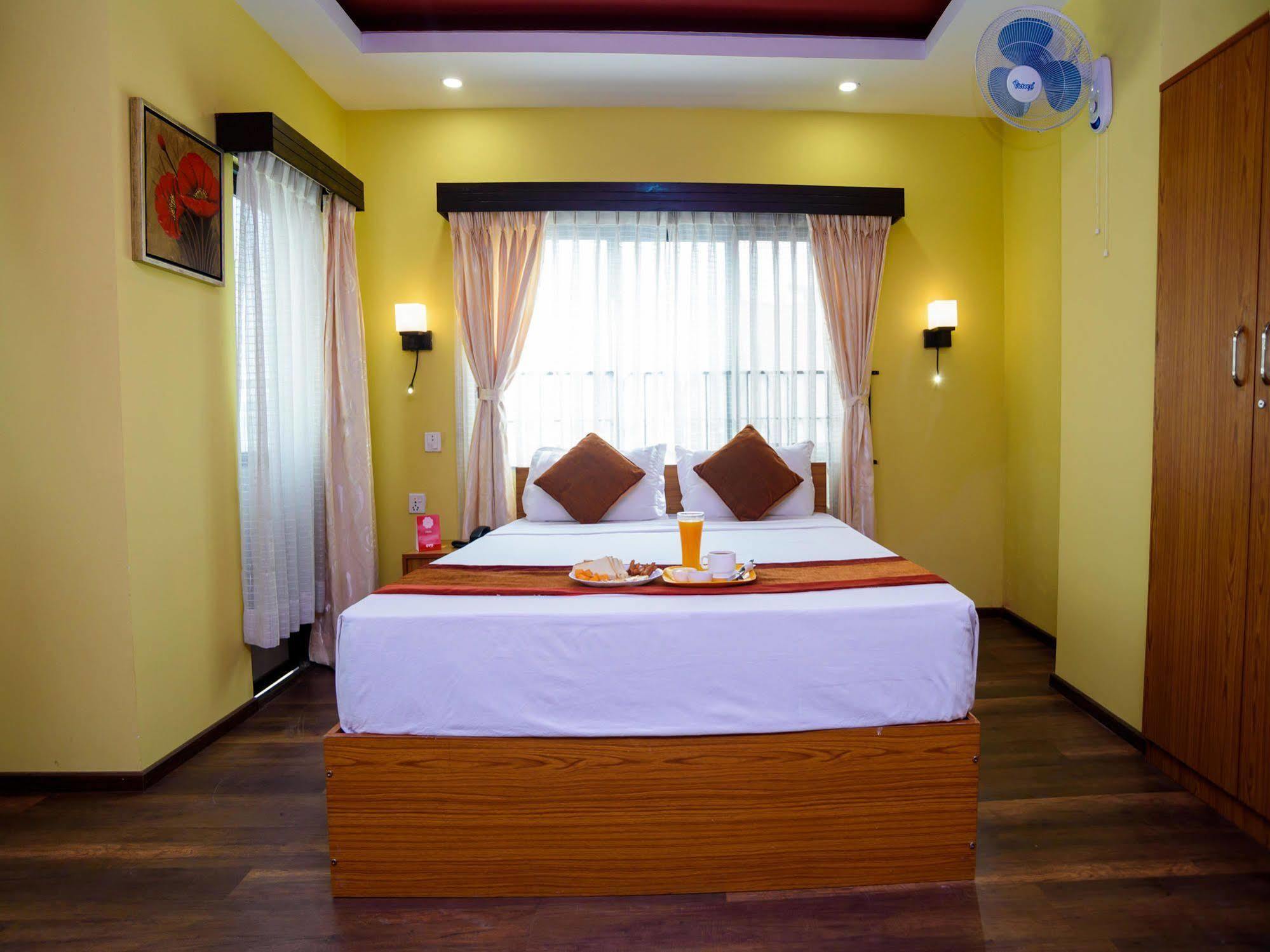 Oyo 105 Hotel Travel Inn Kathmandu Esterno foto