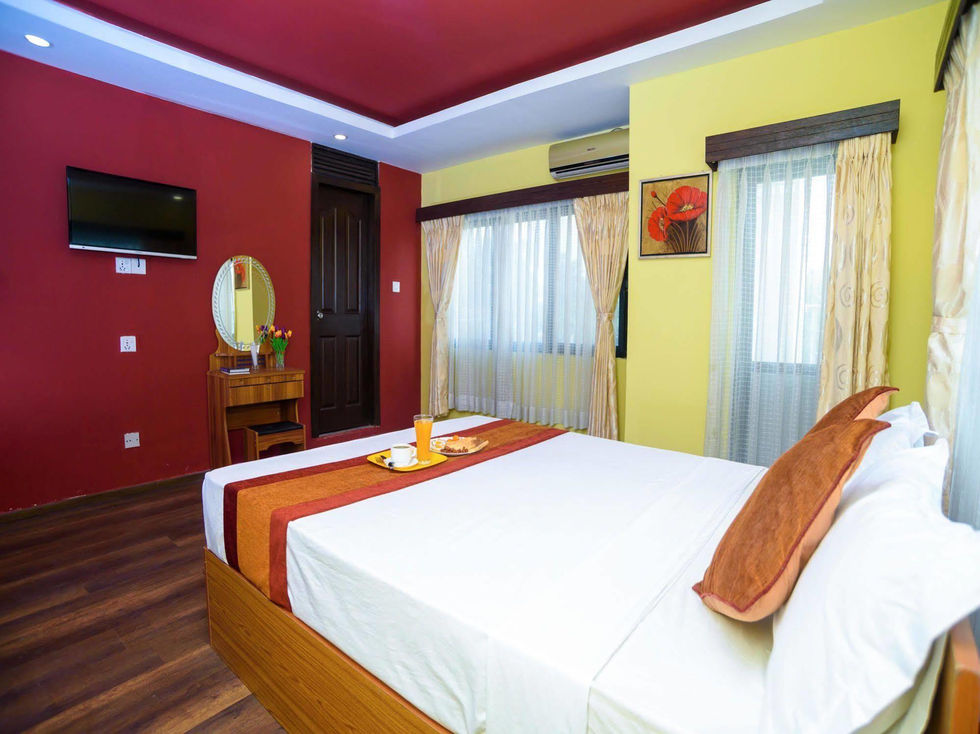 Oyo 105 Hotel Travel Inn Kathmandu Esterno foto