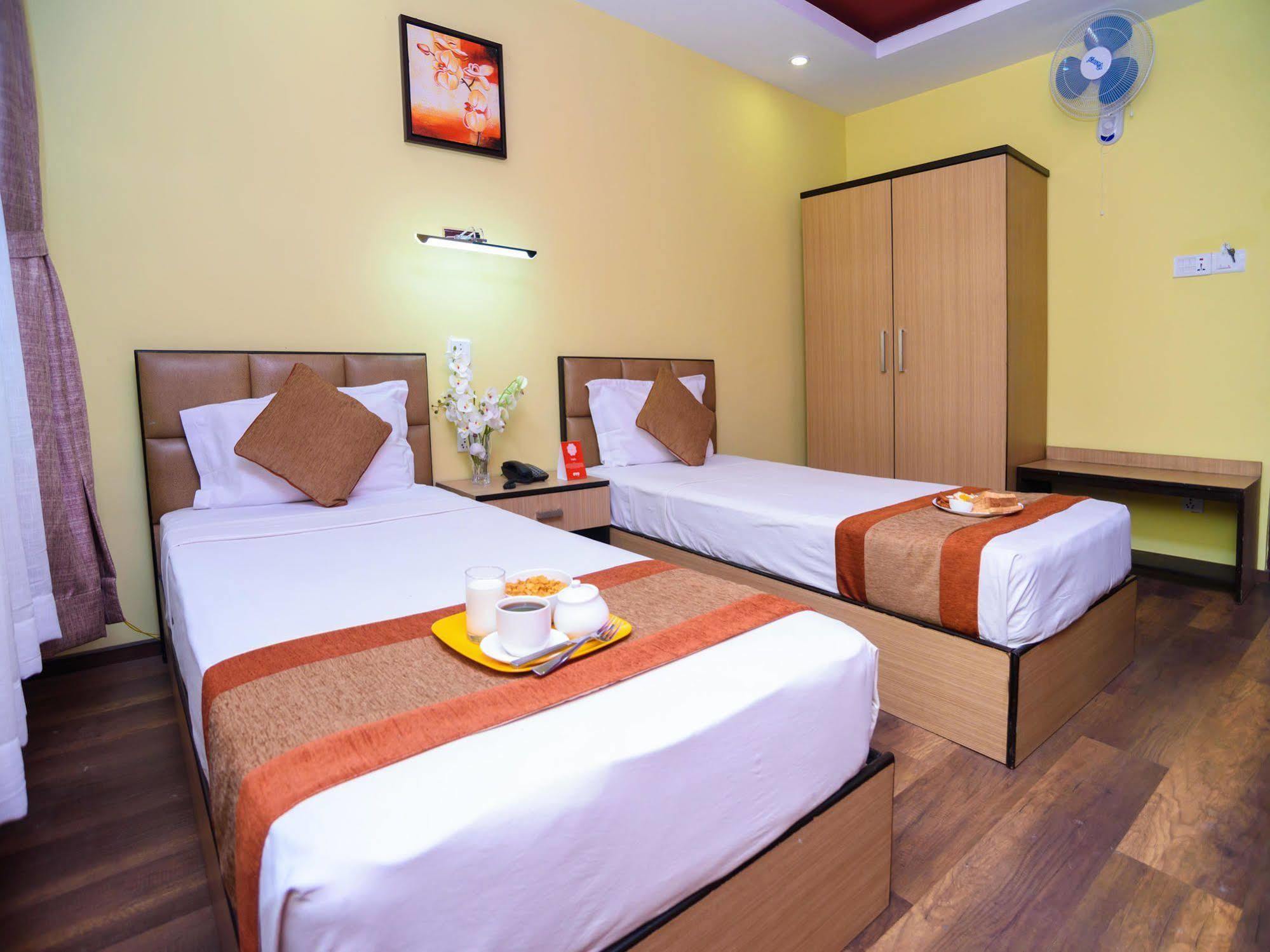 Oyo 105 Hotel Travel Inn Kathmandu Esterno foto