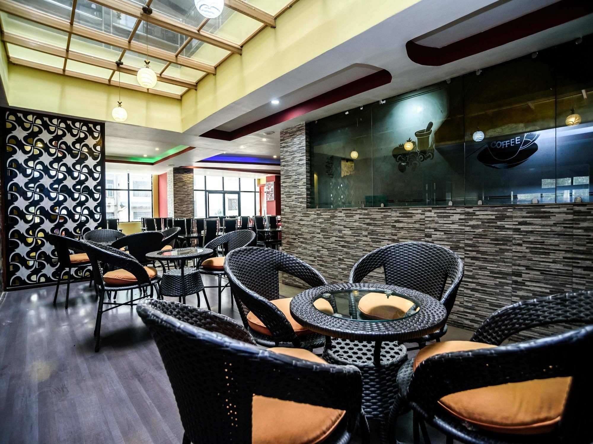 Oyo 105 Hotel Travel Inn Kathmandu Esterno foto