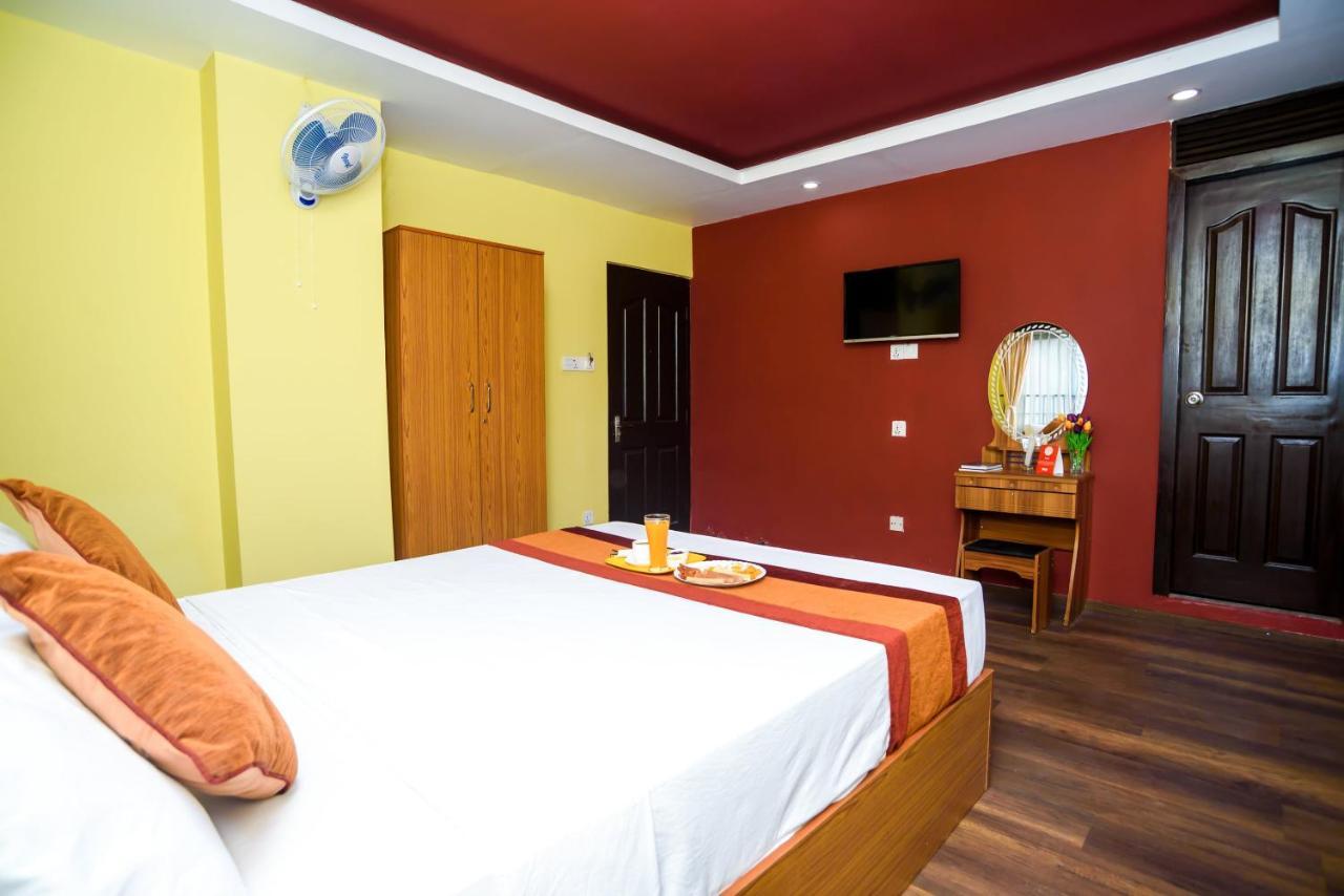 Oyo 105 Hotel Travel Inn Kathmandu Esterno foto